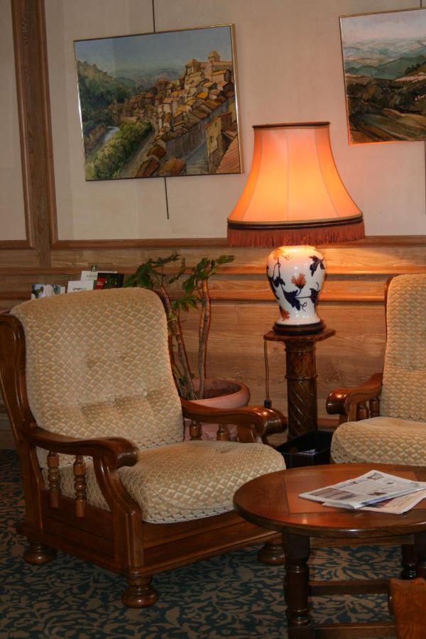 Logis Hotel Galland ラパリス エクステリア 写真