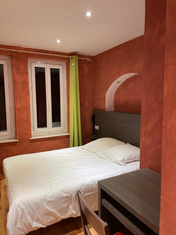 Logis Hotel Galland ラパリス エクステリア 写真
