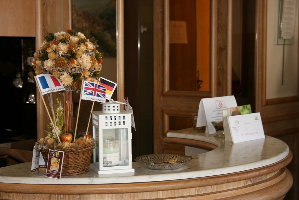 Logis Hotel Galland ラパリス エクステリア 写真