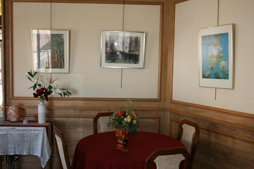 Logis Hotel Galland ラパリス エクステリア 写真