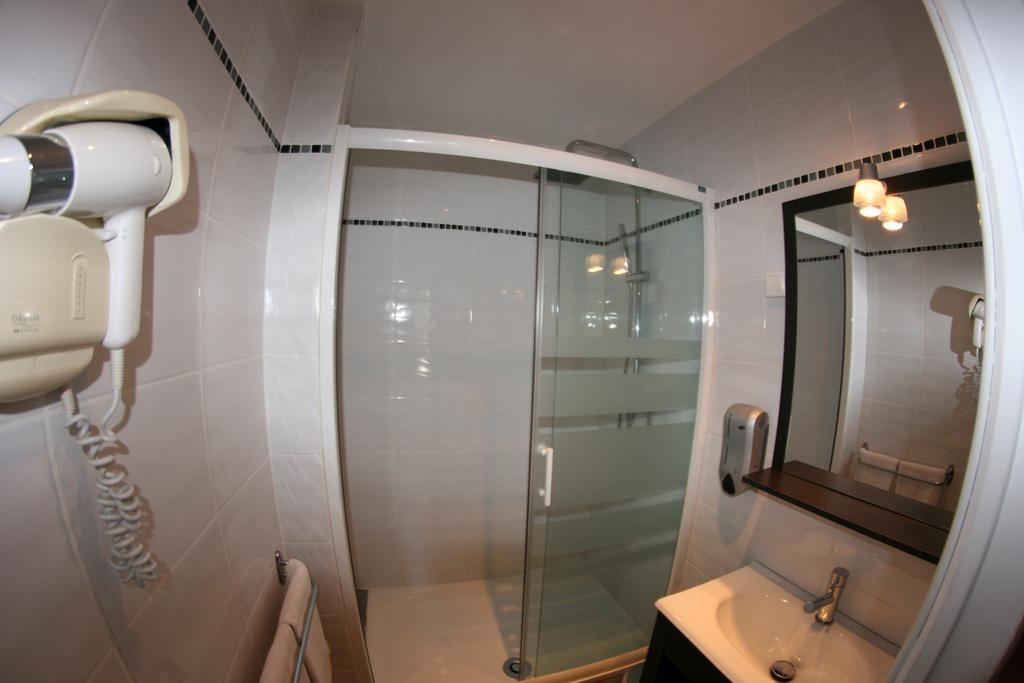 Logis Hotel Galland ラパリス 部屋 写真