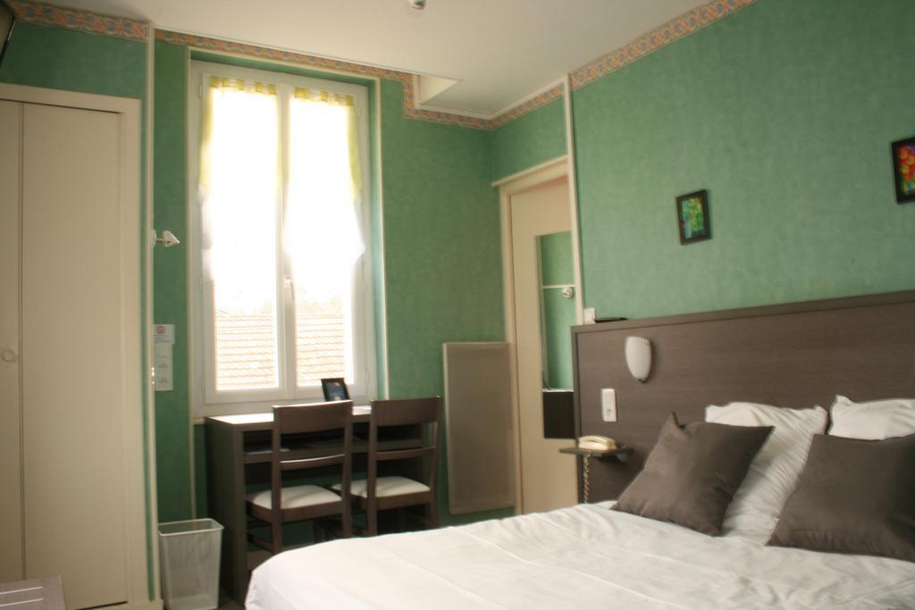 Logis Hotel Galland ラパリス エクステリア 写真